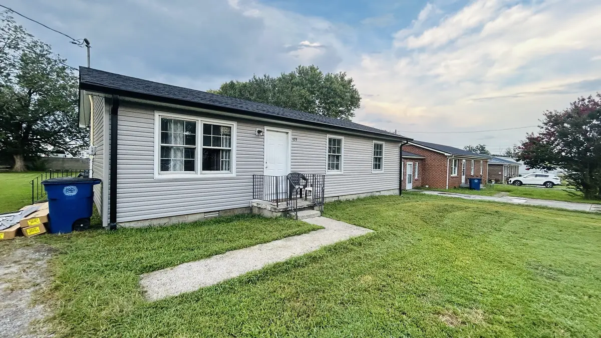 429 Fairground Hts, Shelbyville, TN 37160 - #1