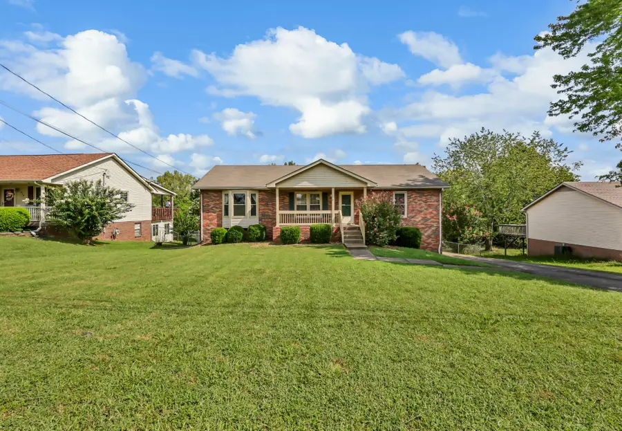 921 Lindsey Dr, Clarksville, TN 37042 - #2