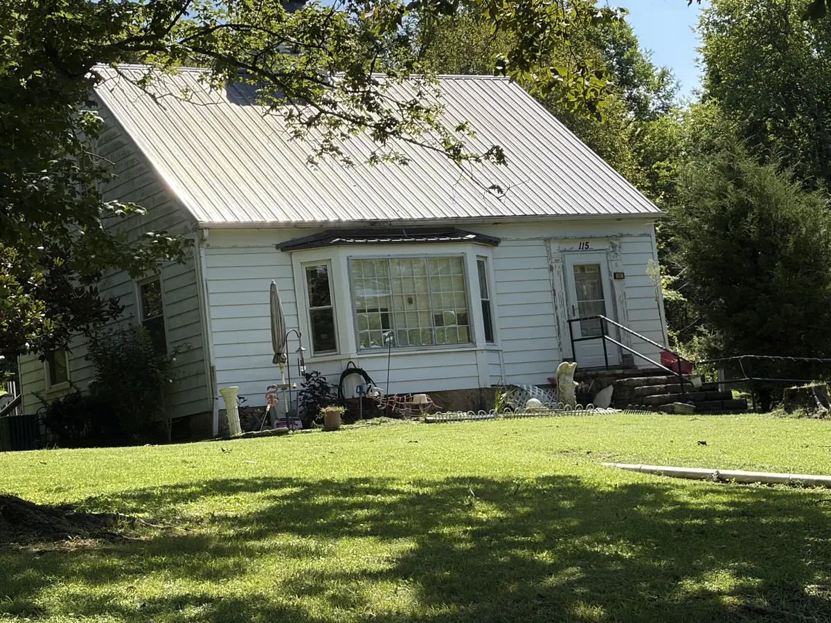 115 Sunset Dr, Pulaski, TN 38478 - #1