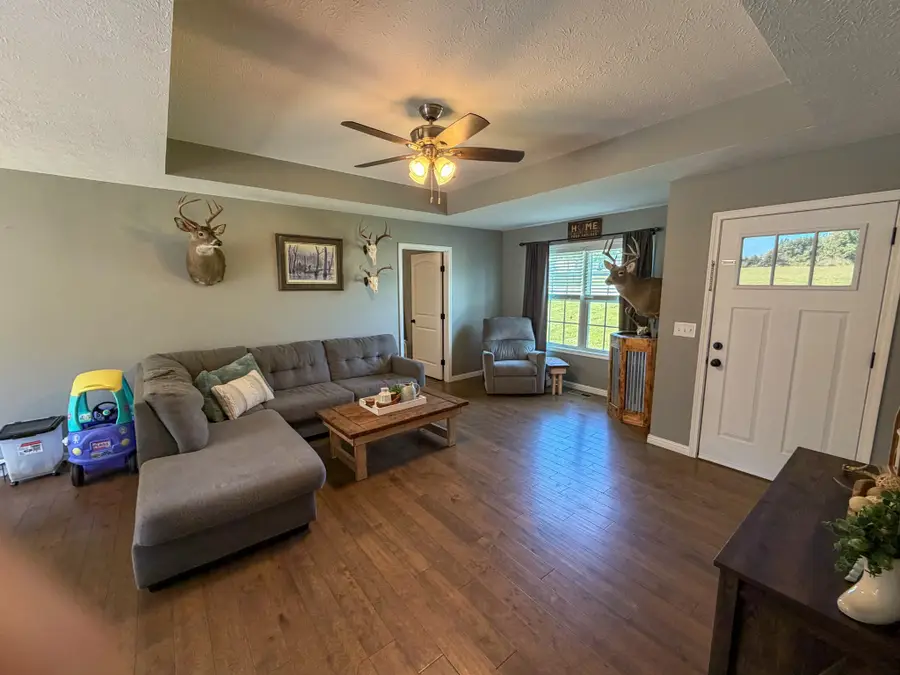 290 E Carter Rd, Portland, TN 37148 - #3