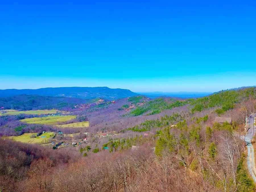 1 Ravens Den Way, Sevierville, TN 37862 - #3
