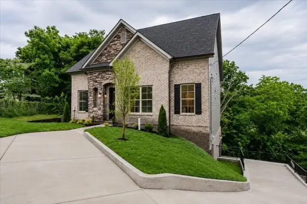 701 Harpeth Knoll Ct, Nashville, TN 37221 - #2