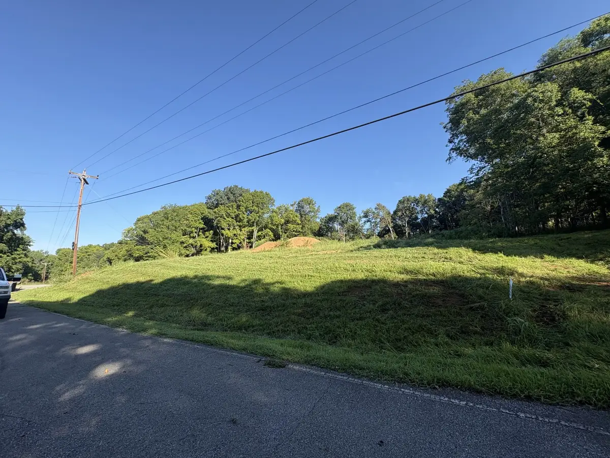 3229 Jarrell Ridge Rd, Clarksville, TN 37043 - #1