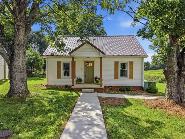 206 Slash Ln, Sparta, TN 38583