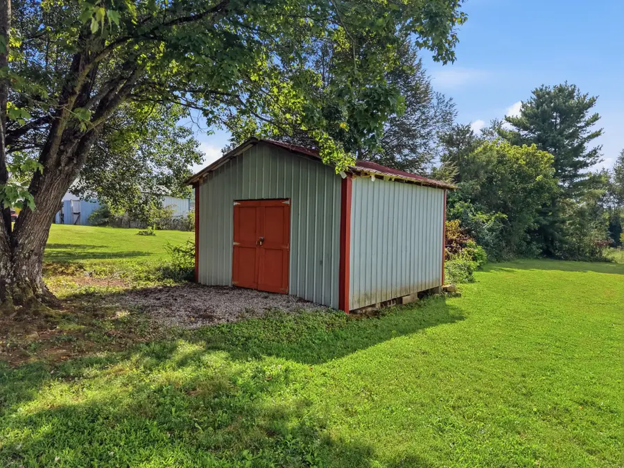 206 Slash Ln, Sparta, TN 38583 - #3
