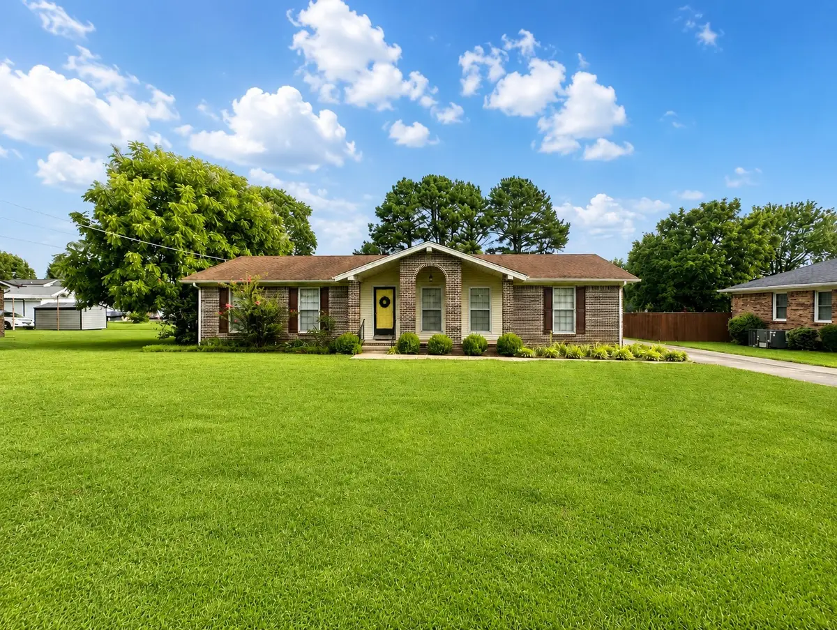 1008 Brindley Dr, Pulaski, TN 38478 - #1