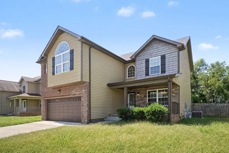 969 Harding Dr, Clarksville, TN 37042 - #2