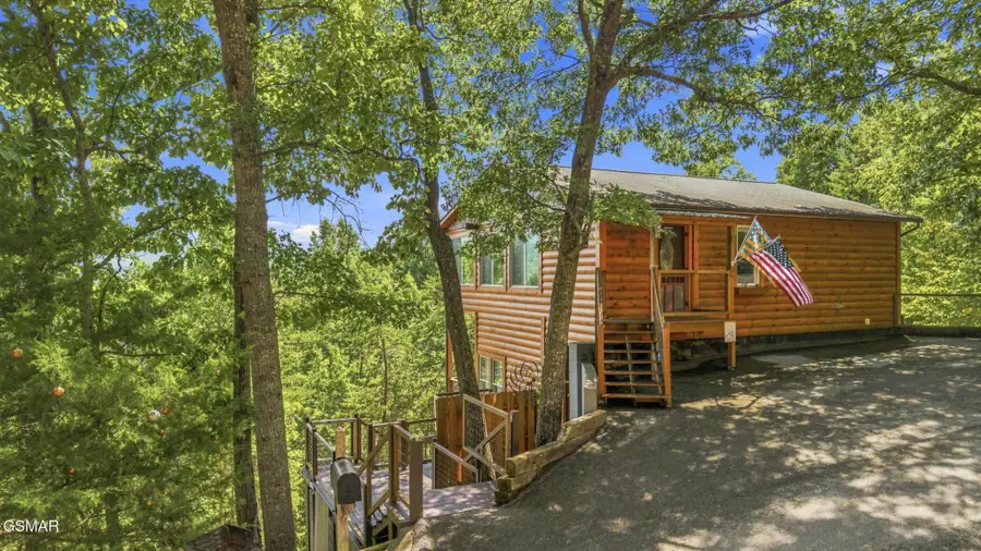 3307 Chinquapin Drive, Sevierville, TN 37876 - #2