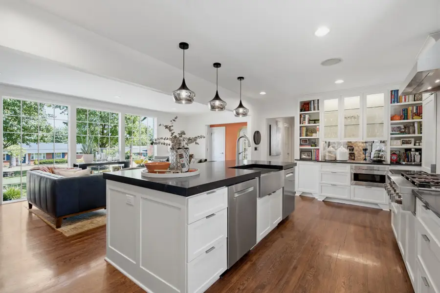 519 Hogan Rd, Nashville, TN 37220 - #2