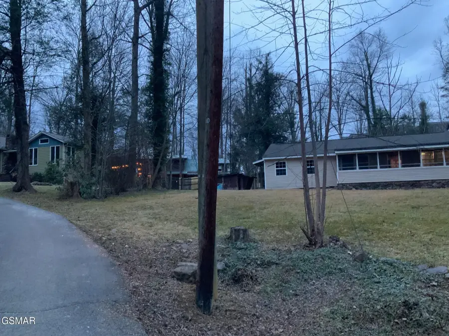 517 Laurel Avenue, Gatlinburg, TN 37738 - #3