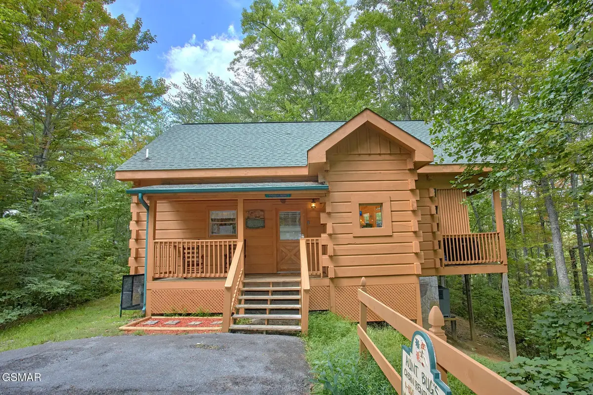 3198 Emerald Springs Loop, Sevierville, TN 37862 - #1