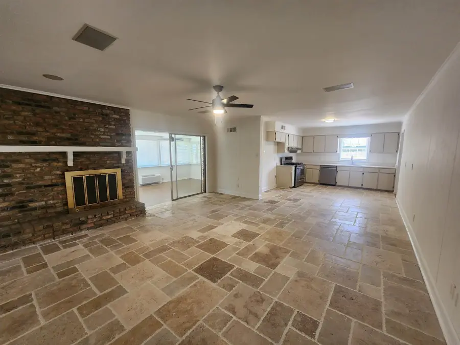 1192 Whiting St, Memphis, TN 38117 - #2