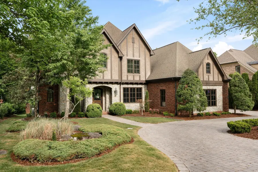 517 Excalibur Ct, Franklin, TN 37067 - #2
