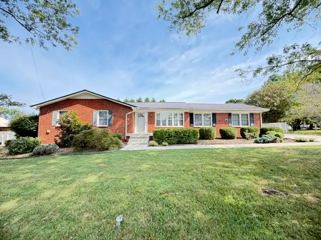 310 Woodland Dr, Decherd, TN 37324 - #1