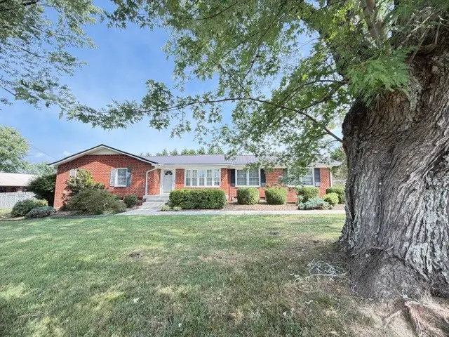 310 Woodland Dr, Decherd, TN 37324 - #2