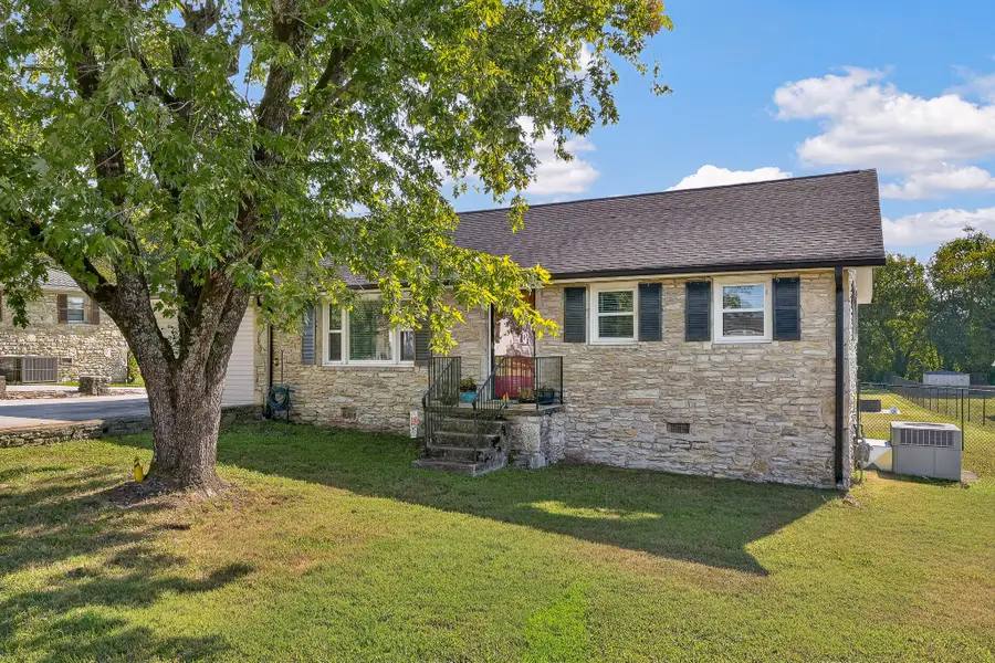133 High Ave, Fayetteville, TN 37334 - #3