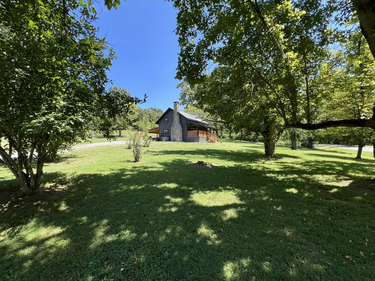 648 Cummings Ln, Cottontown, TN 37048 - #1