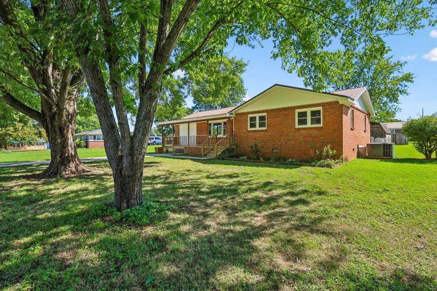 112 Smith St, Huntland, TN 37345 - #3