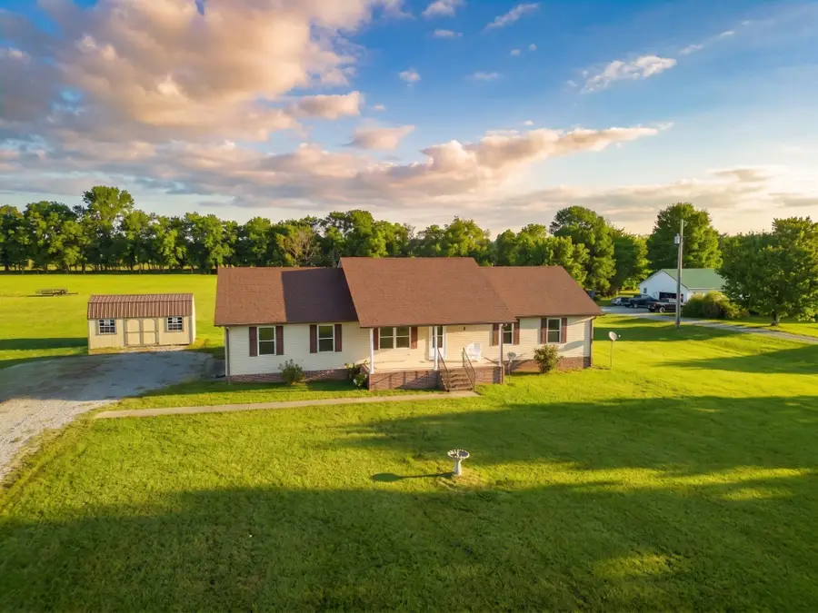 986 Bethlehem Church Rd, Shelbyville, TN 37160 - #2