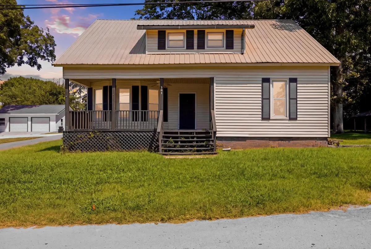 301 Bennett Street, Decherd, TN 37324 - #1