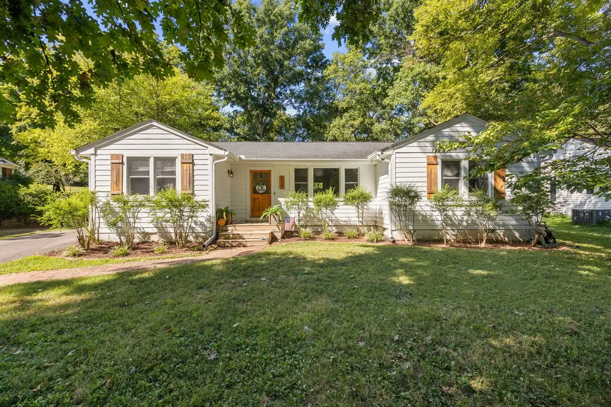 110 Park Cir, Columbia, TN 38401 - #1