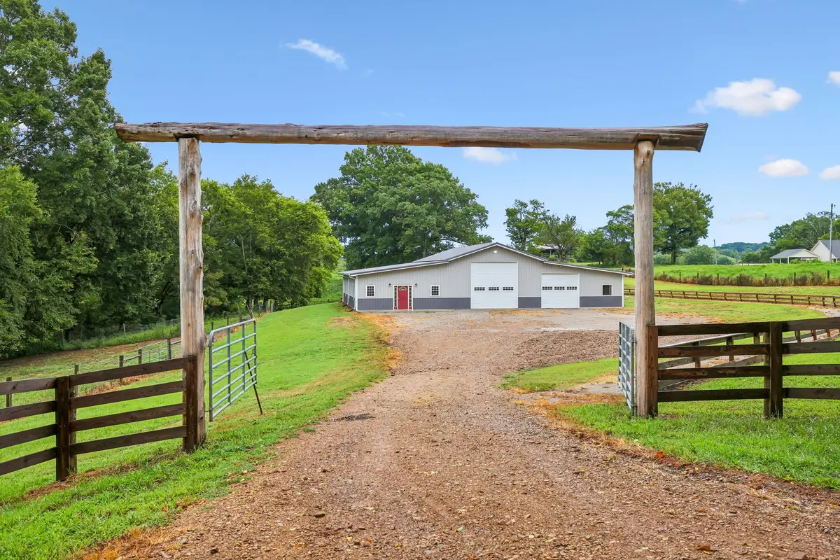 950 Old Agnew Rd, Pulaski, TN 38478 - #1