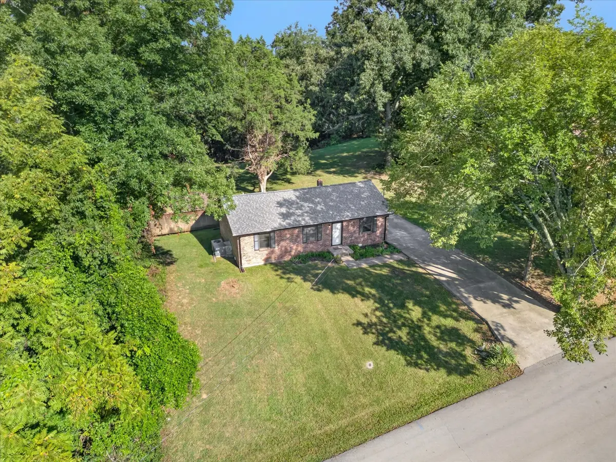 1325 Courtney Dr, Clarksville, TN 37042 - #1