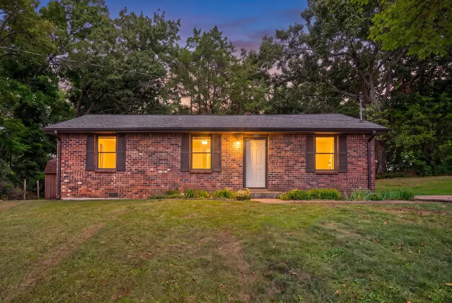 1325 Courtney Dr, Clarksville, TN 37042 - #2