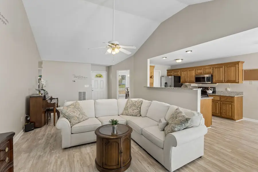 3011 Candlelite Dr, Spring Hill, TN 37174 - #2