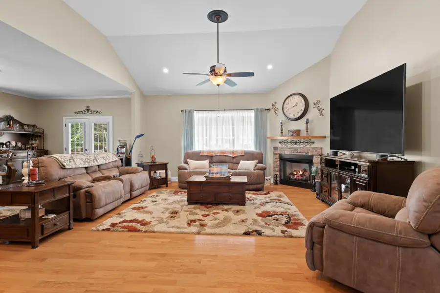 332 Shadows Lawn Dr, Athens, TN 37303 - #3