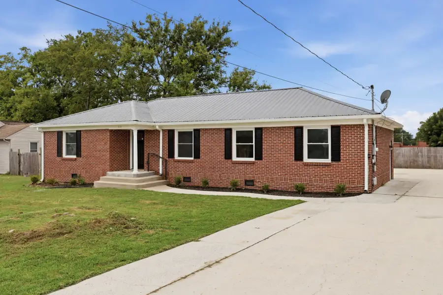 808 Cowan Ave, Shelbyville, TN 37160 - #2