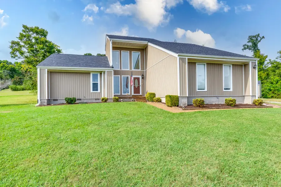 901 Heather Ln, Columbia, TN 38401 - #2