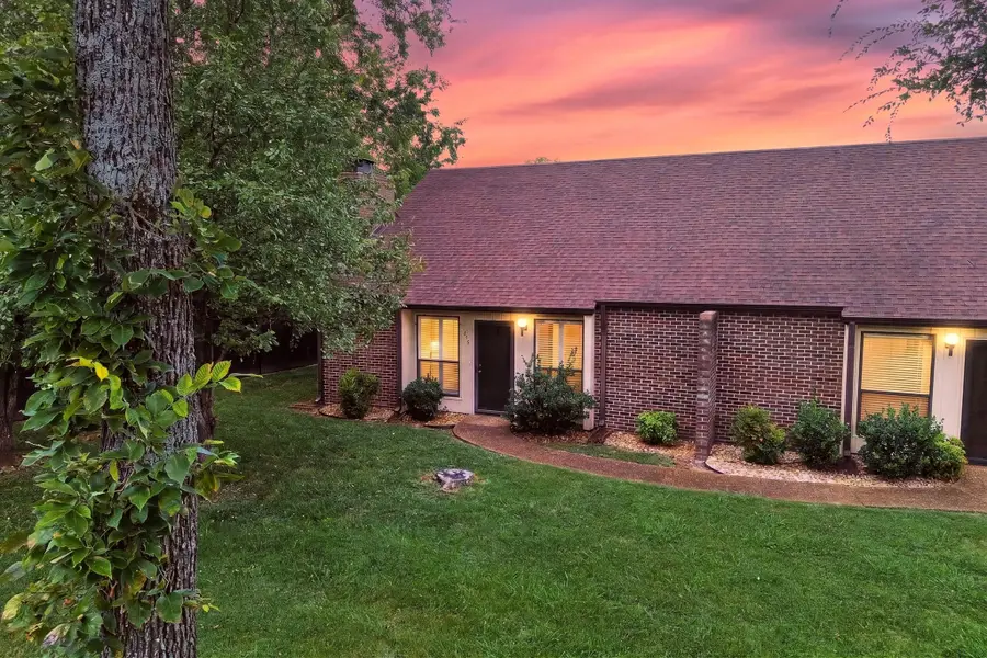 416 Castlewood Ln, Lebanon, TN 37087 - #3