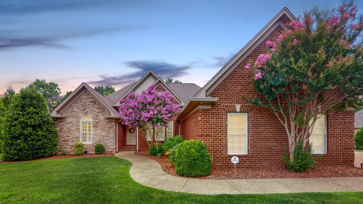 1007 Briarwood Dr, Cottontown, TN 37048 - #1