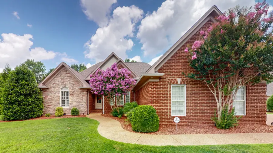 1007 Briarwood Dr, Cottontown, TN 37048 - #2