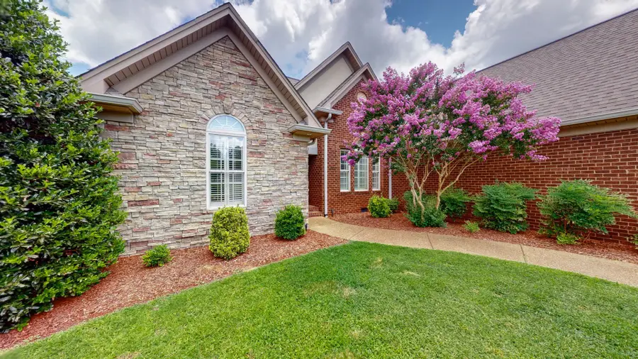 1007 Briarwood Dr, Cottontown, TN 37048 - #3