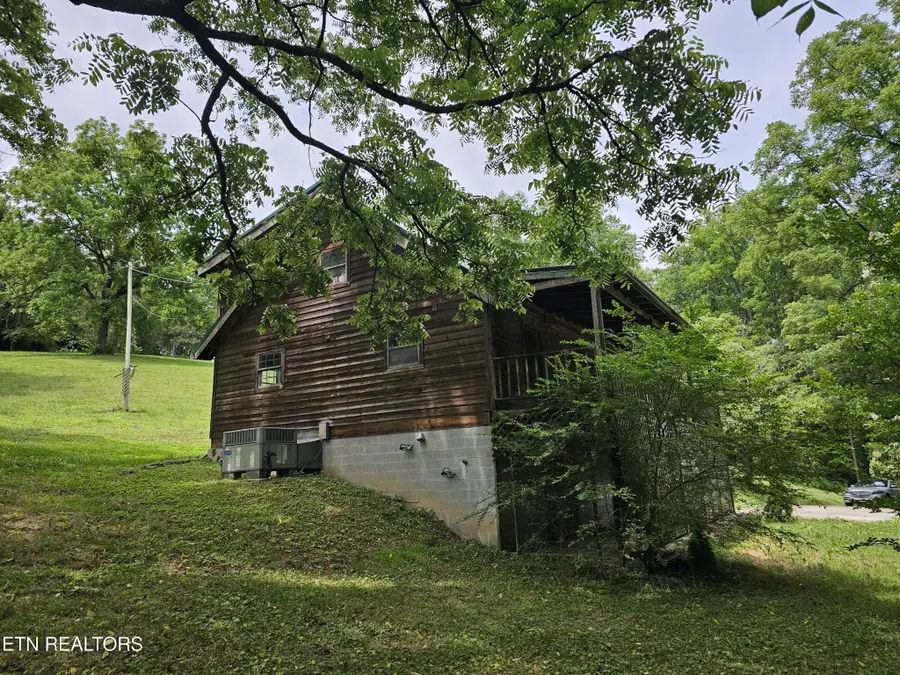 264 Old Long Hollow Rd, La Follette, TN 37766 - #2