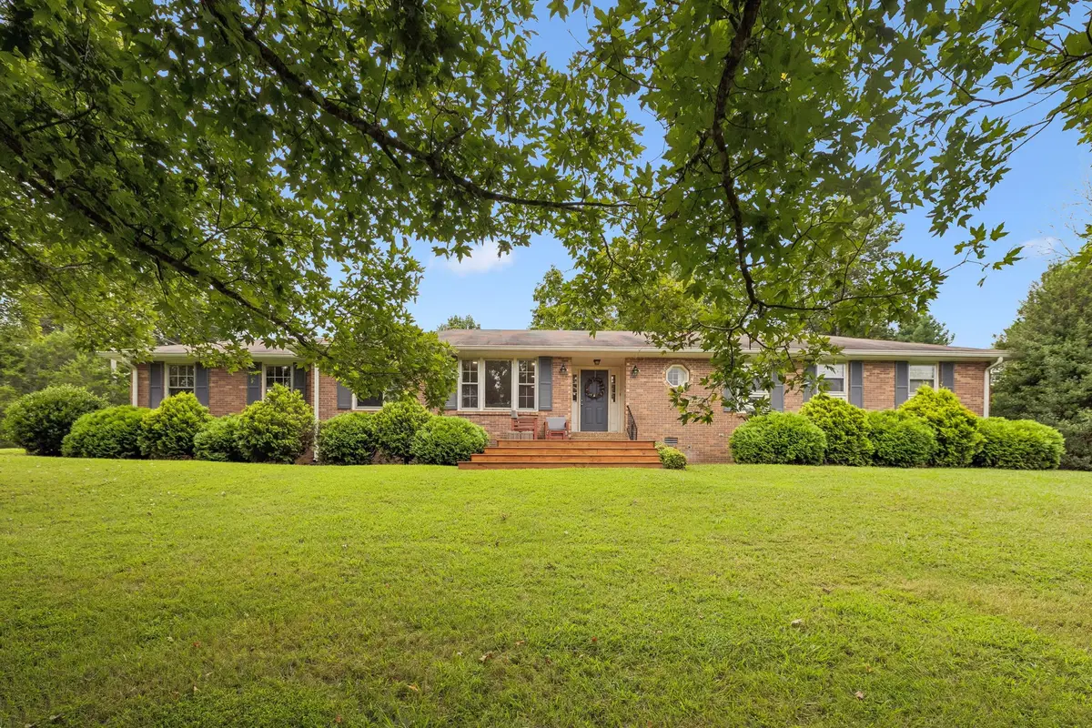 2056 Dade Cir, Dickson, TN 37055 - #1