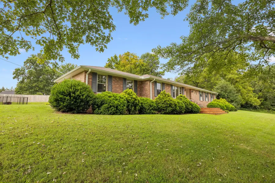 2056 Dade Cir, Dickson, TN 37055 - #2