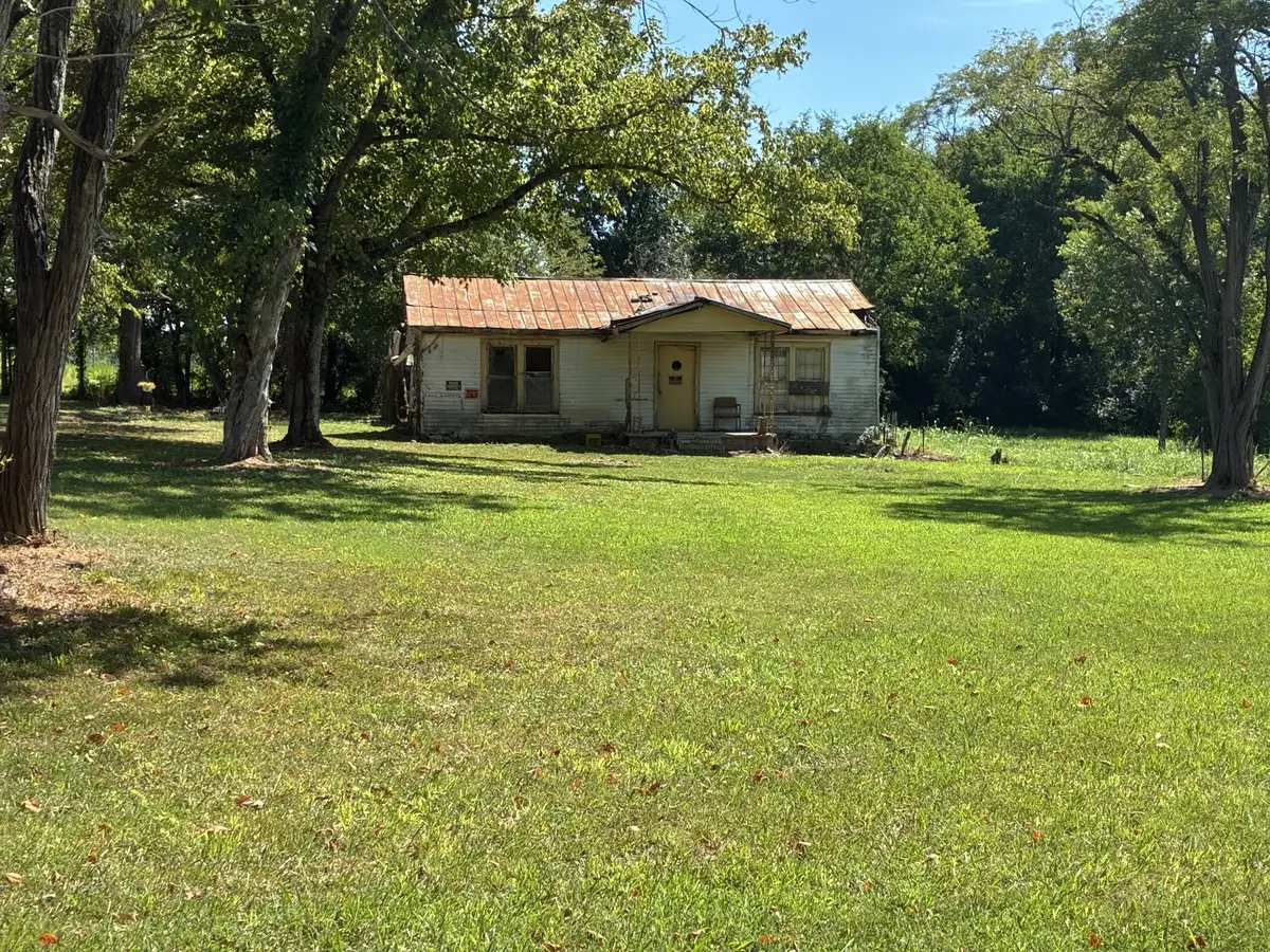 8 Johnson School Rd, Fayetteville, TN 37334 - #1