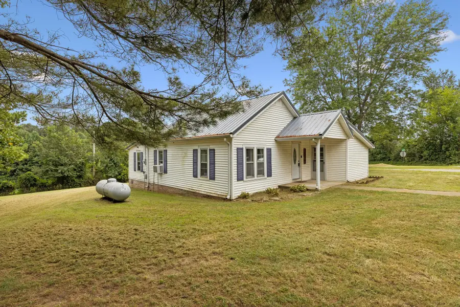2270 Fall River Rd, Leoma, TN 38468 - #2