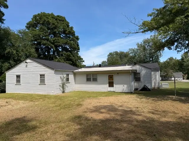 903 1st Ave, Tullahoma, TN 37388 - #2