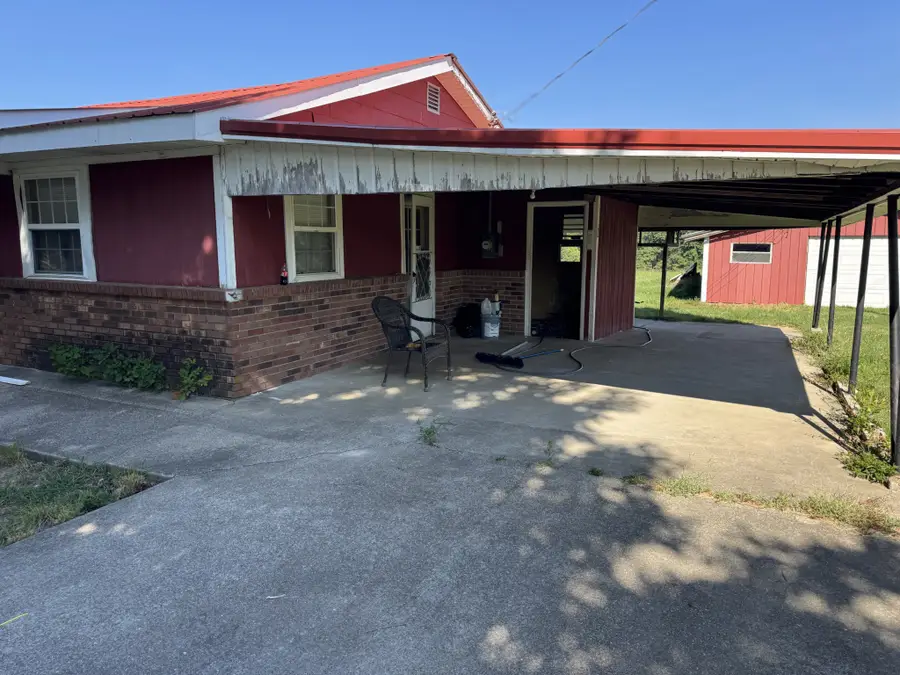204 Nubia Rd, Westmoreland, TN 37186 - #3