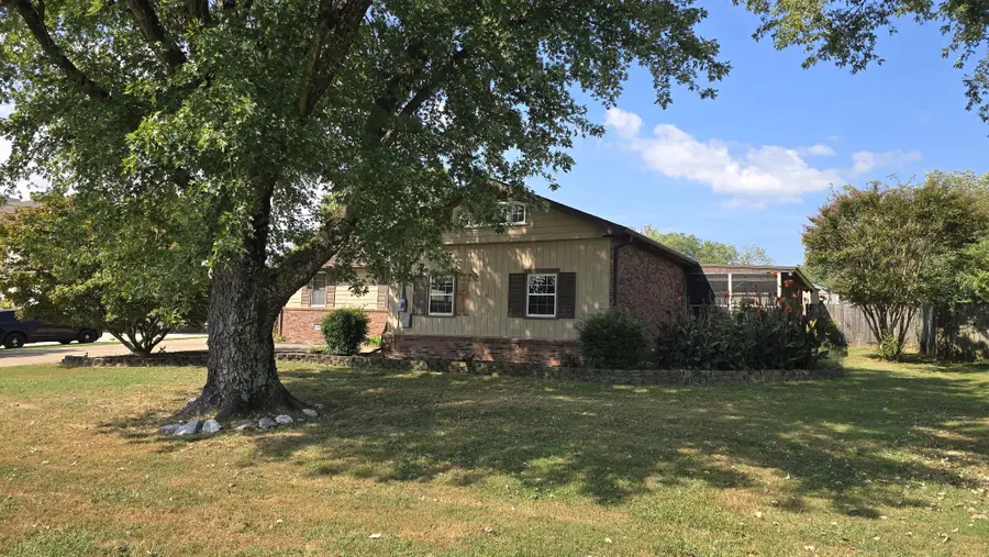 1206 Douglas Bend Rd, Gallatin, TN 37066 - #2
