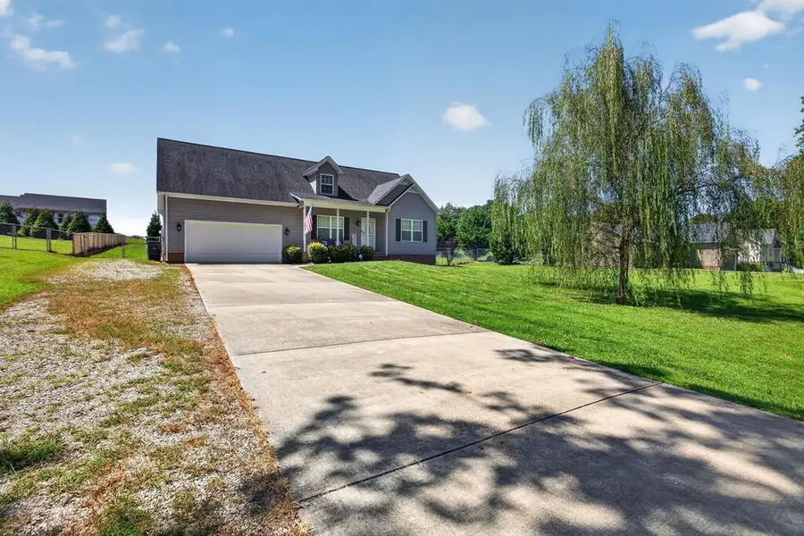 1521 Bay View Dr, Cookeville, TN 38506 - #2