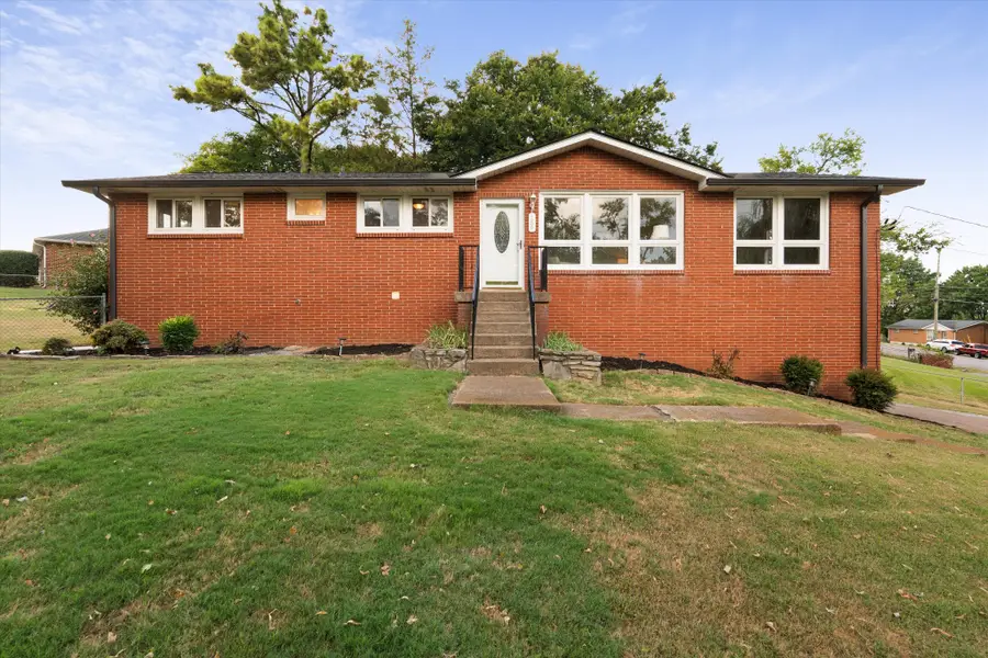166 Bonnafield Dr, Hermitage, TN 37076 - #2