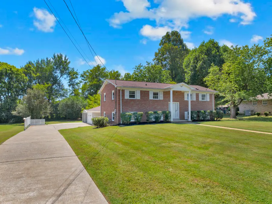113 Cloverdale Rd, Shelbyville, TN 37160 - #3