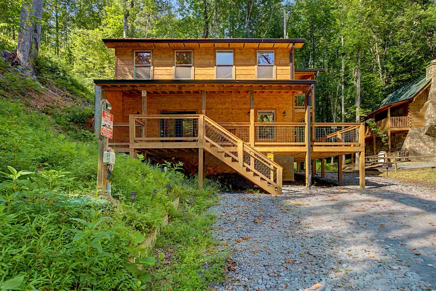 1423 School House Gap Rd, Sevierville, TN 37876 - #2