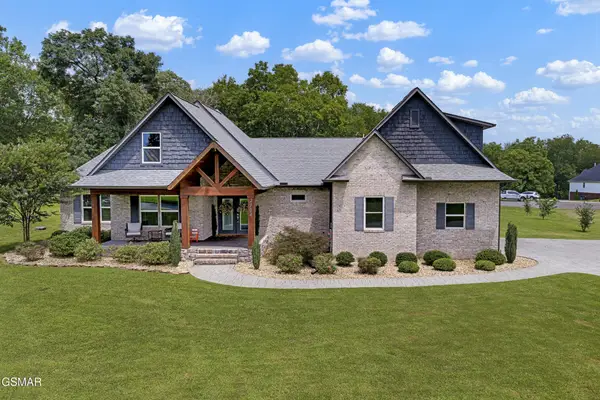 2704 River Island Boulevard, Kodak, TN 37764