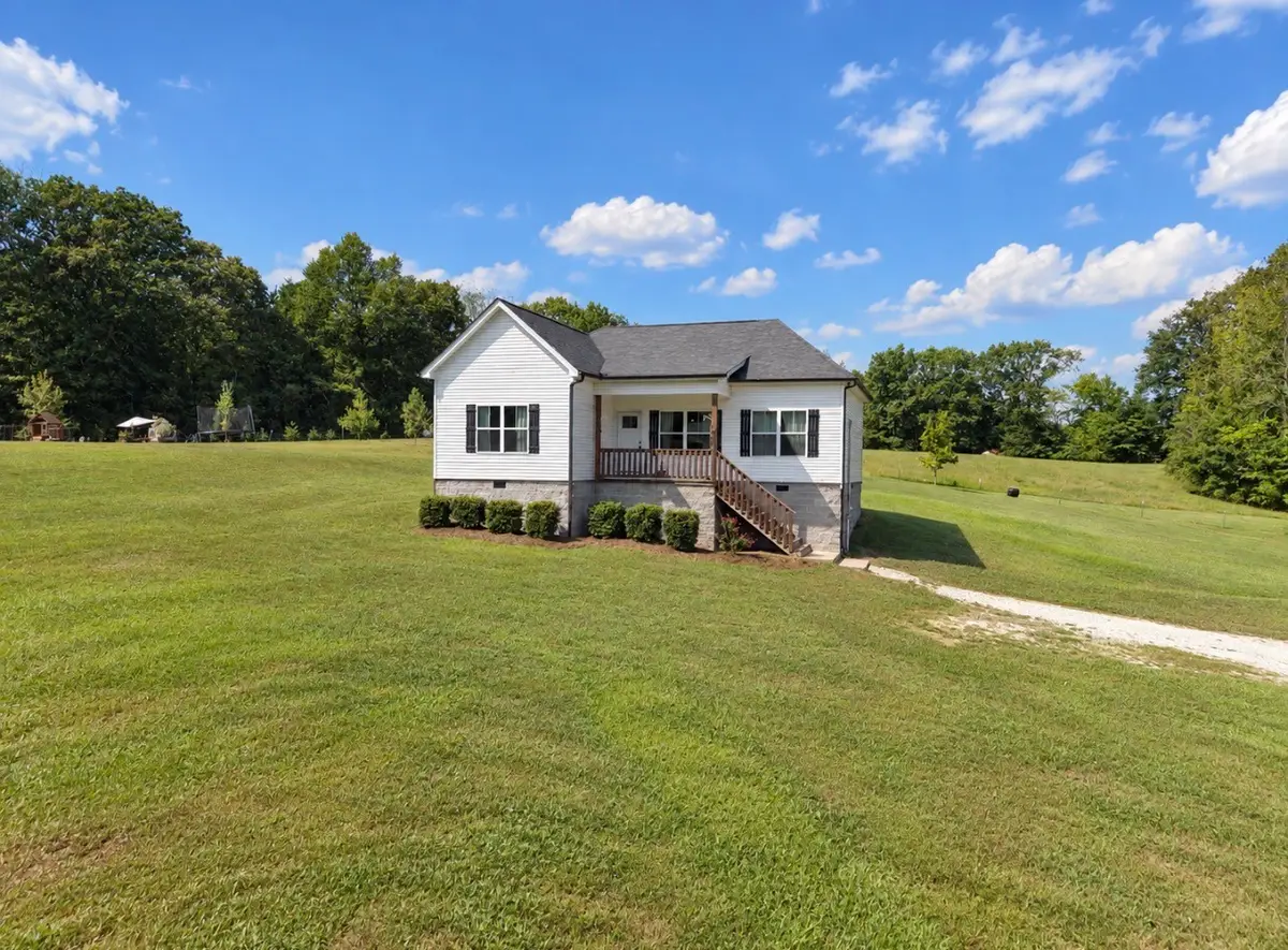 865 Hafner Rd, Charlotte, TN 37036 - #1